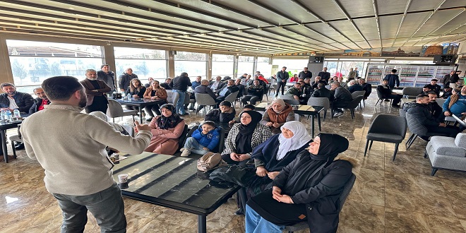 AK Parti Yenişehir Belediye Başkan adayı Doç. Dr. Muhammet Asena kapı kapı sokak sokak dolaşıyor