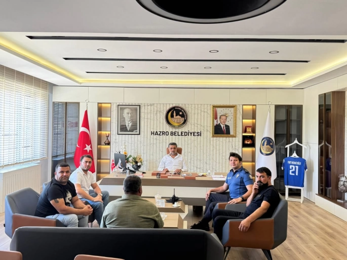 Başkomiser ve Komiserden Hazro Belediye Başkanına Ziyaret