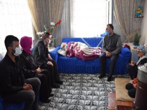 Başkan Beyoğlu, böbrek yetmezliği hastasının eşine istihdam imkanı sağladı