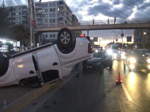 ÇOCUKLARA ÇARPMAMAYA ÇALIŞIRKEN TAKLA ATTI