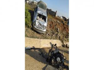 Diyarbakır'da otomobil yol kenarına uçtu: 2 yaralı