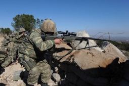 Hakkari'de yola el yapımı patlayıcı yerleştiren 3 terörist etkisiz hale getirildi