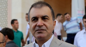 AK Parti Sözcüsü Çelik bayram namazını Adana'da kıldı