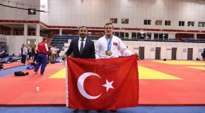 Milli judocu Mikail Özerler'den bronz madalya