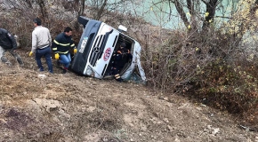 Ordu'dan Yozgat'a giden hentbol takımını taşıyan minibüsü kaza yaptı