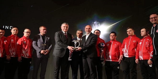 Sıtkı Usta’ya Türk Sporu’na katkı ödülü